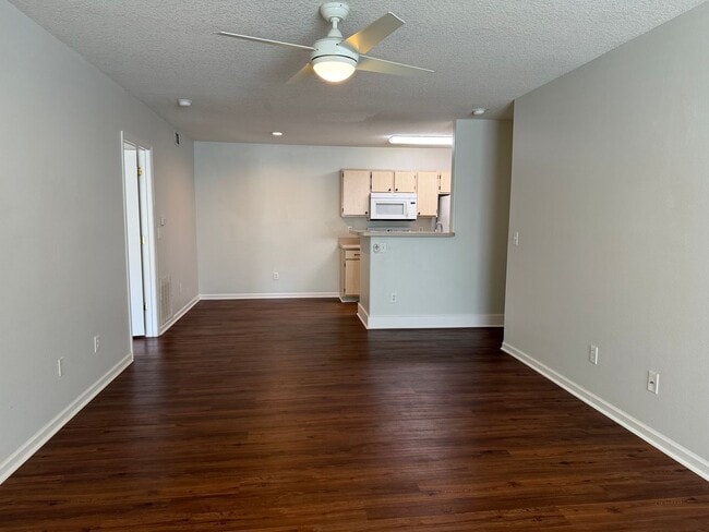 Photo - Updated Apartment in Plantation Point