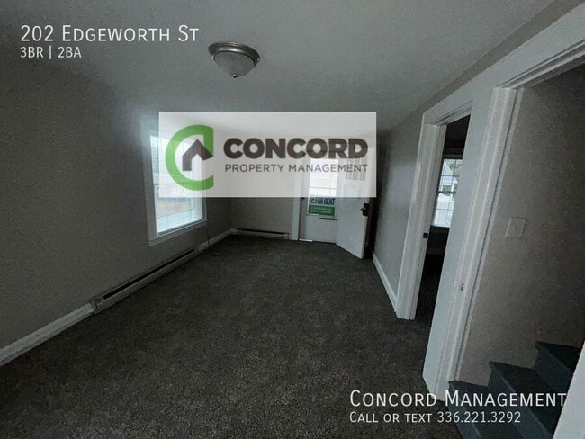 Photo - 202 Edgeworth St