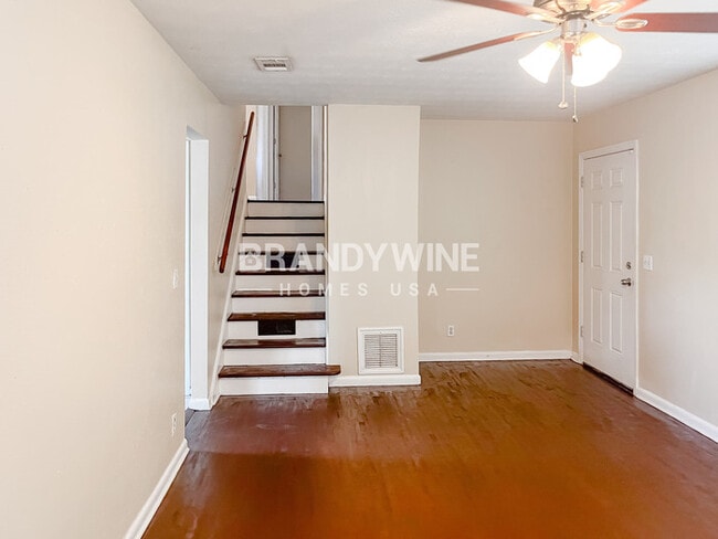 Photo - 930 Jorick Ct W