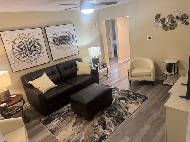 Living Room - 413 Lenney Dr Unit 3