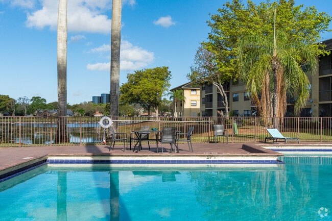 Building Photo - Island Club - 9000 NW 28th Dr Coral Springs, FL 33065