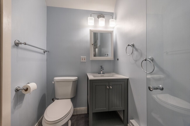 Photo - 1432 W Jonquil Ter Unit 2