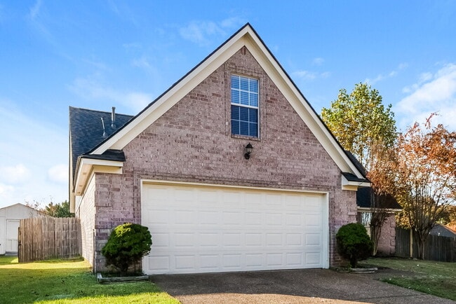 Photo - 115 Winding Creek Dr