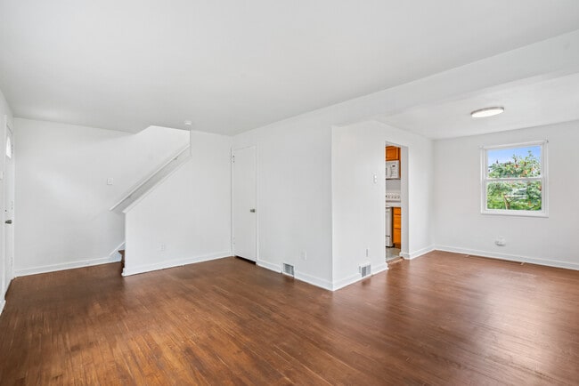 Photo - 5034 Ampere St