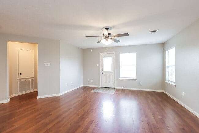 Photo - 29129 Legends Wick Dr