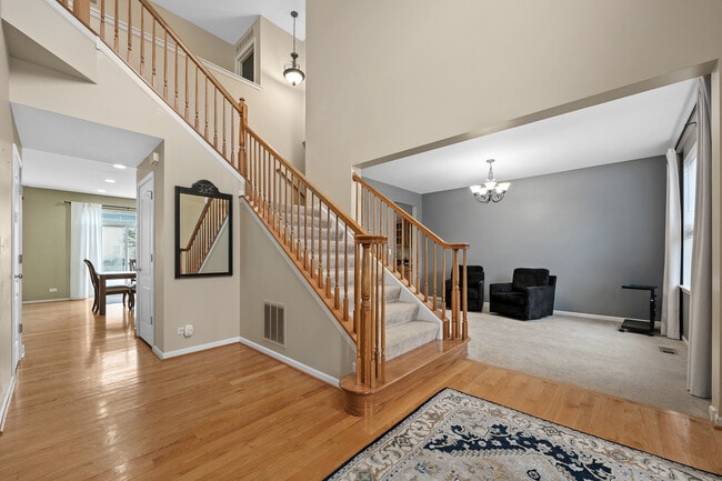 718 Versailles Pkwy