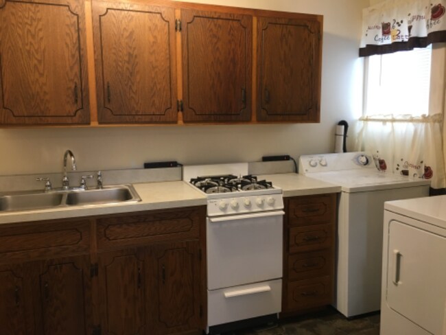 Photo - 902 W Elm St