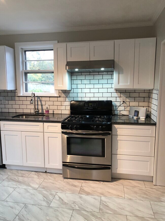 Kitchen - 533 Washington St Unidad 1