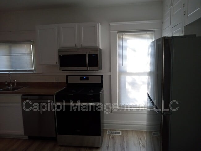 Photo - 323 W Saginaw St Unit 1