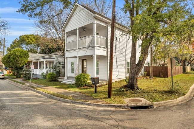 Photo - Downtown 4 bedroom home