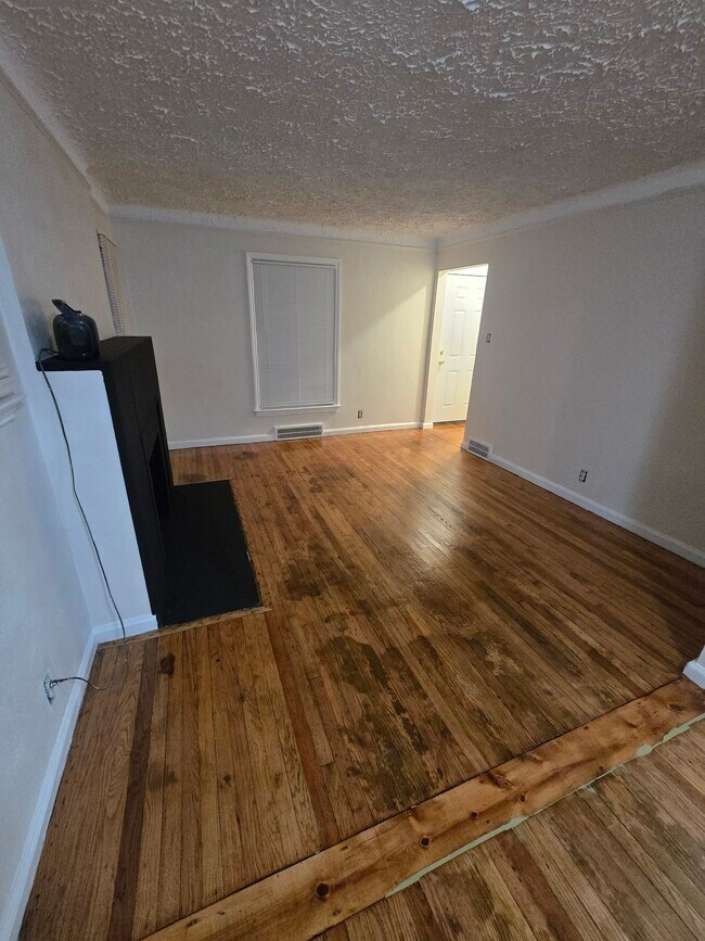 Photo - 16522 Murray Hill St