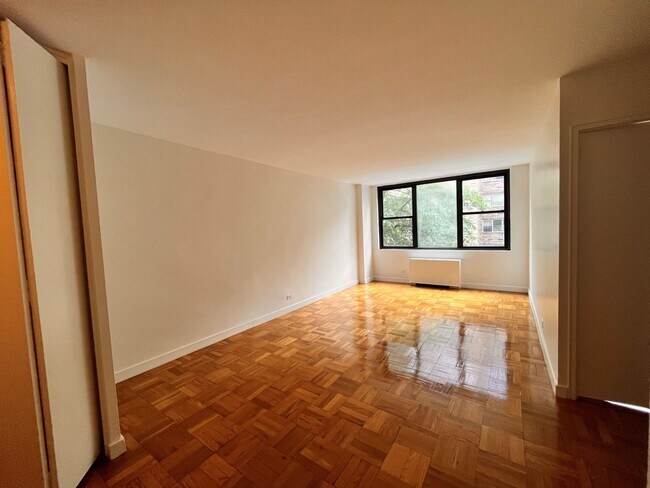 Photo - 333 E 49th St Unidad 7O