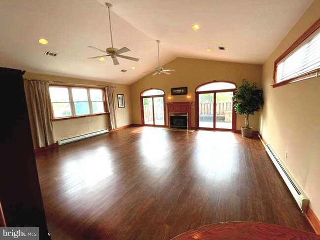 Photo - 712 E Macdade Blvd