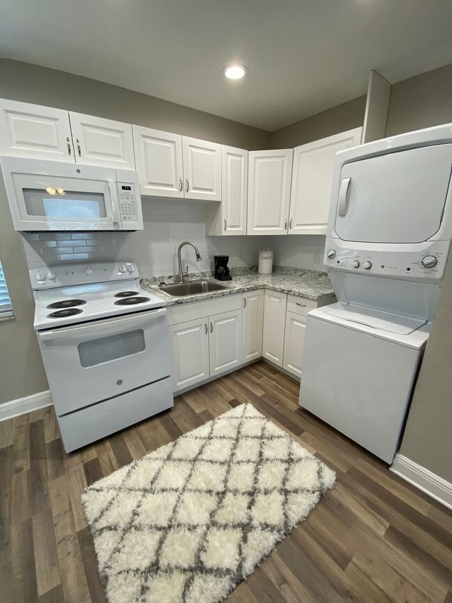 Photo - 107 Karde Ln