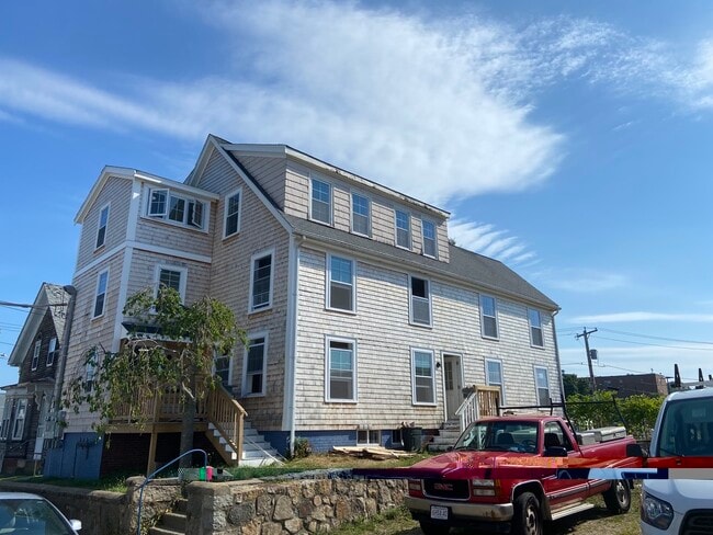 Building Photo - 41 School St Unit 1