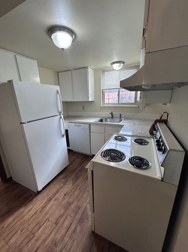 Photo - Dartmouth129 (KC-AM) Unit 4