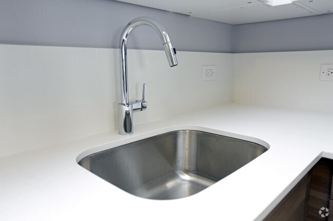 2 BR, 2 BA - kitchen sink
