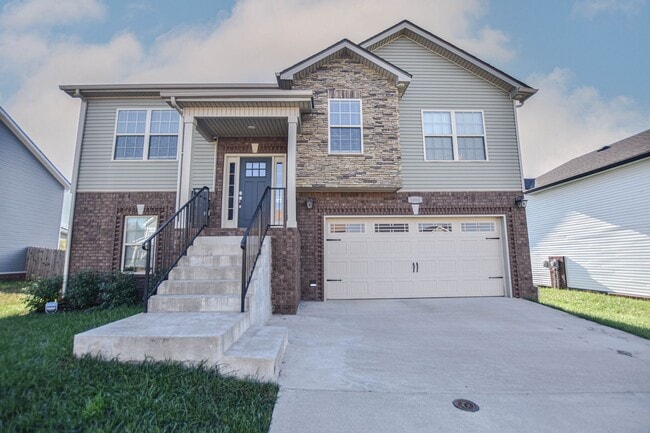 Building Photo - Pet Friendly Four Bedroom with Basement!