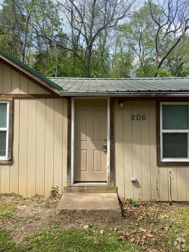 Building Photo - Available June 6th! Rental