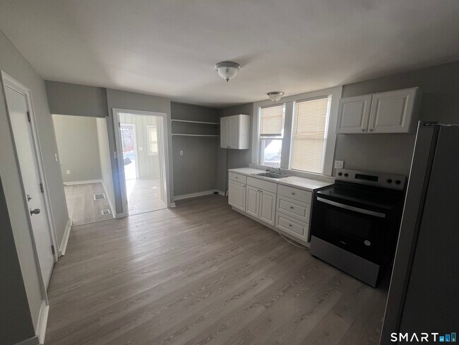 Photo - 144 Clark St