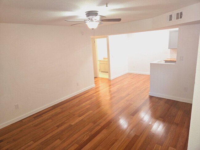 1385 W University Ave Unit 3-124