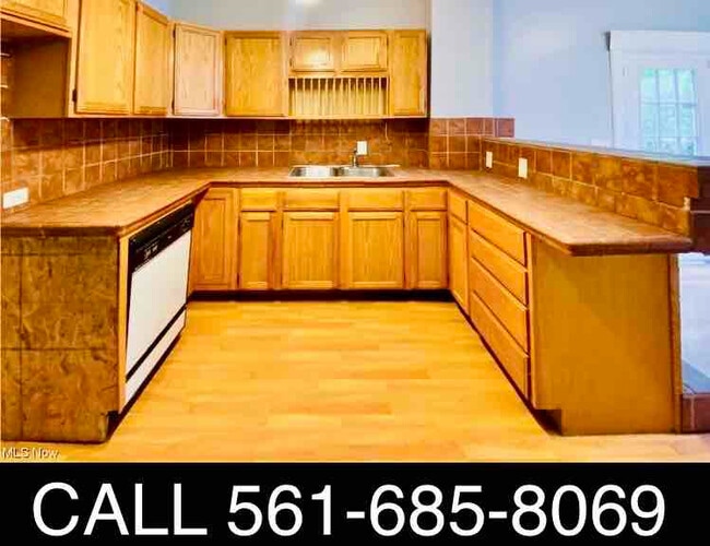 Photo - 559 Dayton St