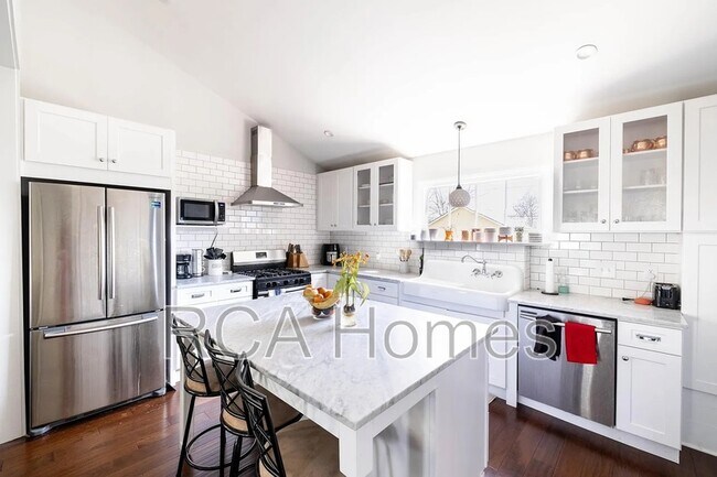 Photo - 1425 Orange St