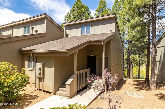 Building Photo - 2605 N Pinon Ridge Dr