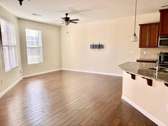 Photo - 716 Silver Stream Ln