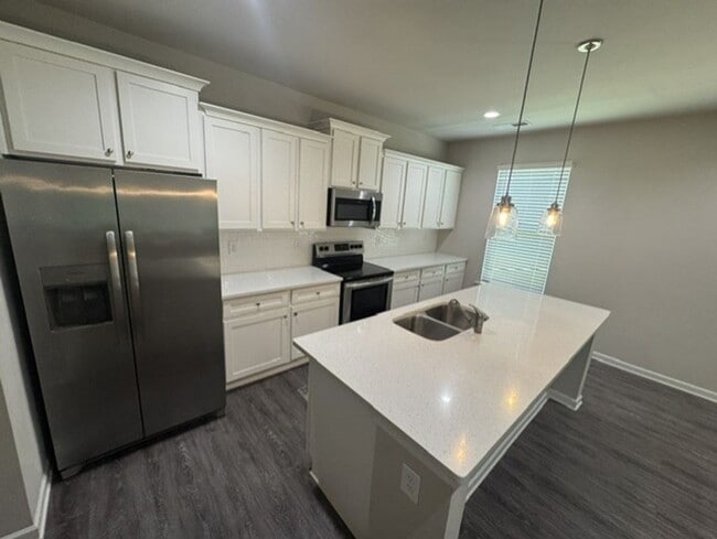 1156 Burgundy Dr