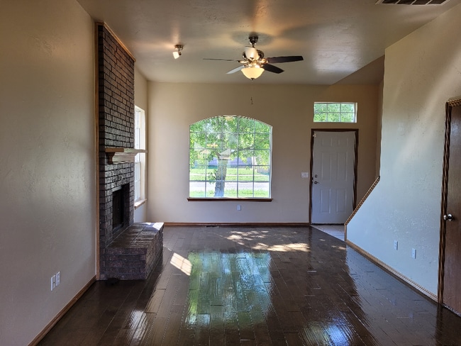 Photo - 4908 Republic Dr