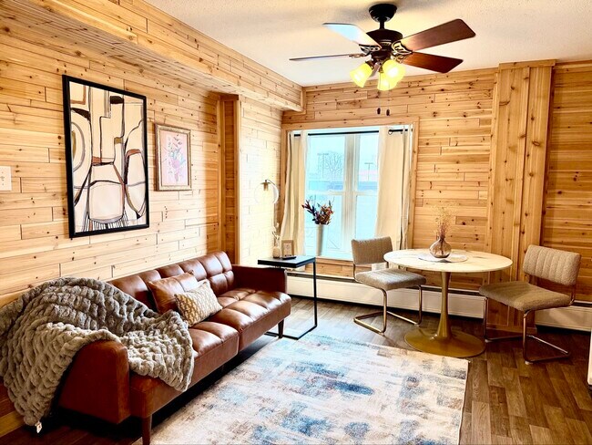 Photo - 619 N 8th St