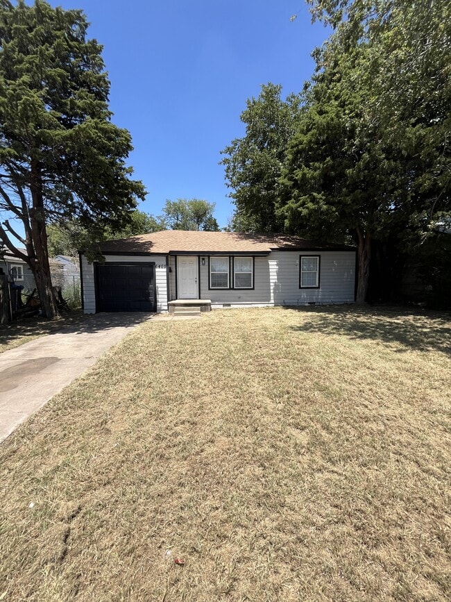 Building Photo - 6405 SE 15th St Rental