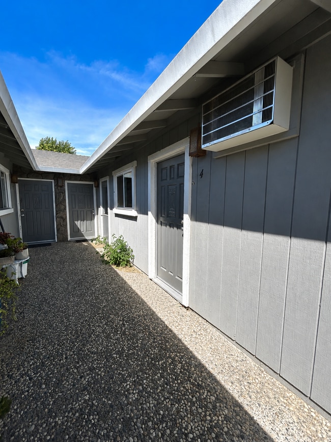 Building Photo - 1040 Caputo Ct Unit 1040-4