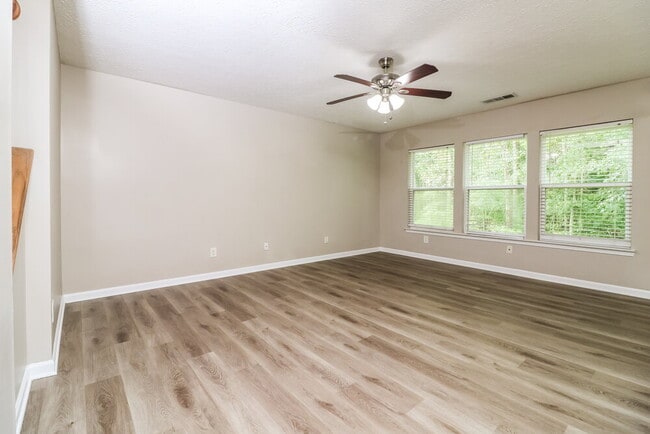 Photo - 130 Sugar Berry Pl