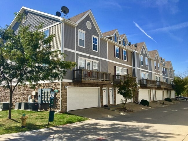 Building Photo - 2 Bedroom 2 Bathroom Town House - Interior... Unit 6345 Gold Leaf Lane