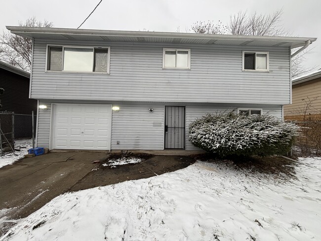 Building Photo - 6826 E 3rd Ave