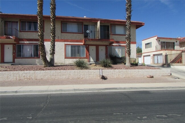 Building Photo - 1085 Chaparral Dr Unit 3