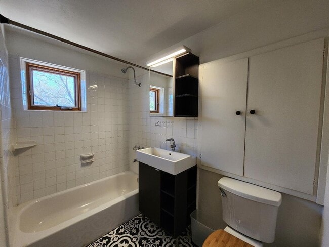 Photo - 235 Irvine St Unit Main