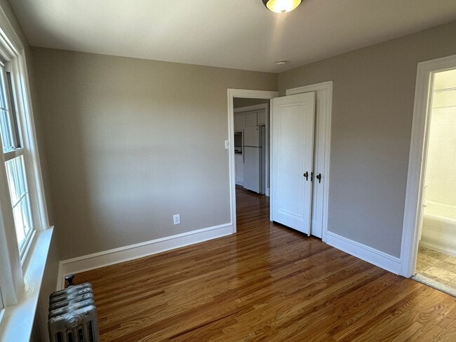Photo - Marlyn Apts 202: 1 Bed 1 Bath Unit 202