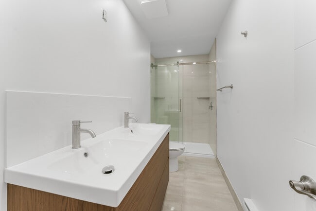 Bathroom - 2632 Rue Modugno Unit 2632