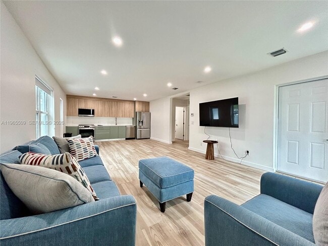 Photo - 222 SE 1st St Unidad E