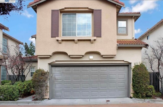 Front - 2213 Wigeon Ct House