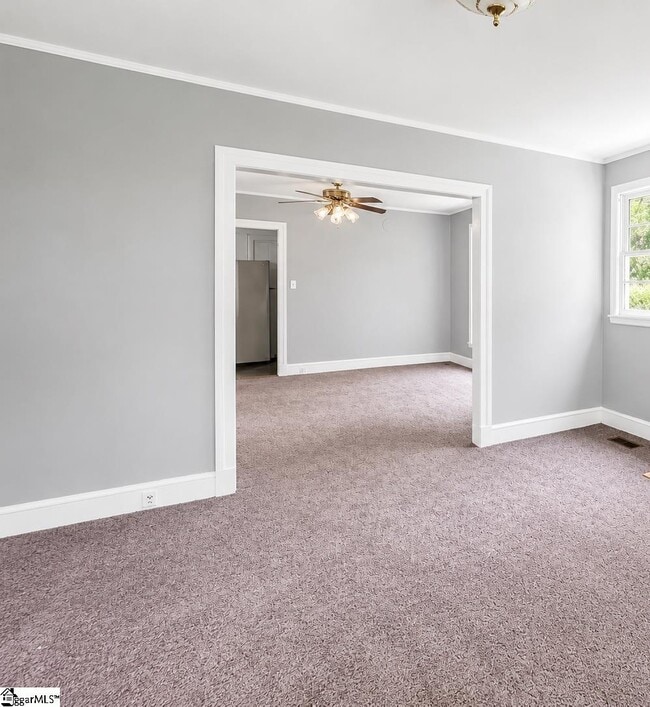 Photo - 111 Bethune St S
