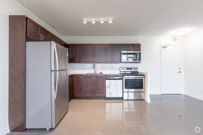 2BR, 1BA - 799SF - Kitchen