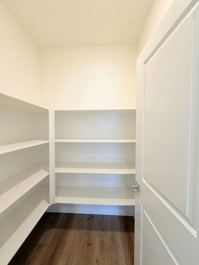 Photo - 5168 Maniago Wy