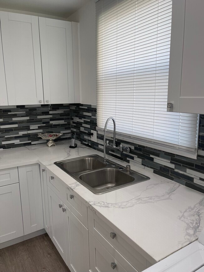 10917 Ayres Ave Unidad Sam