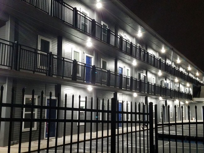 Photo - 610 E College St