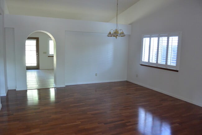 Photo - Nice home in great South West Visalia neighborhood in the El Diamante School District