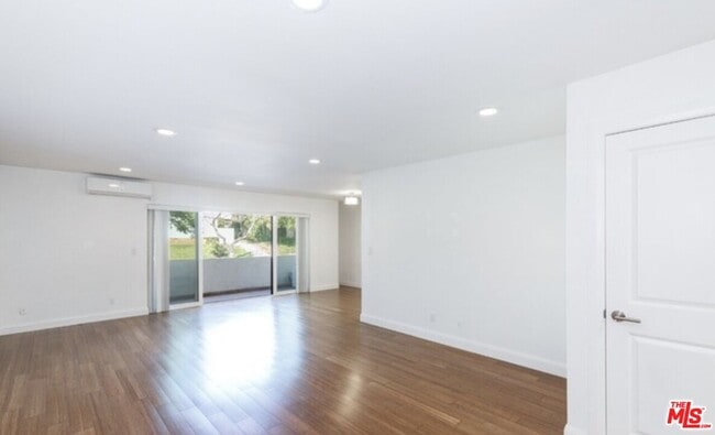 Building Photo - 1601 Veteran Ave Unit 101